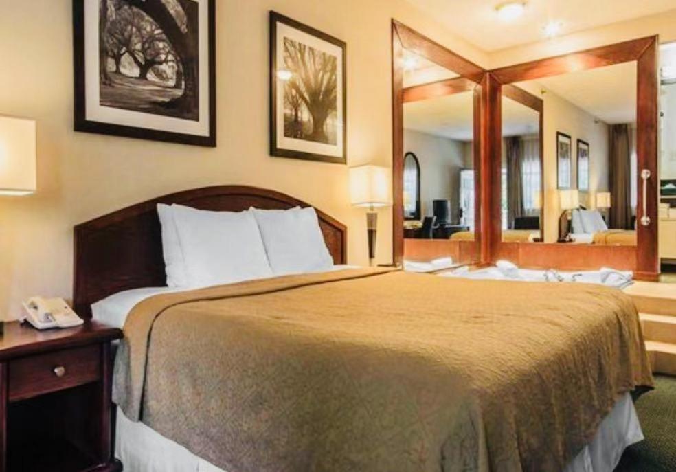 Pitt Meadows Art Infiniti Hotel מראה חיצוני תמונה